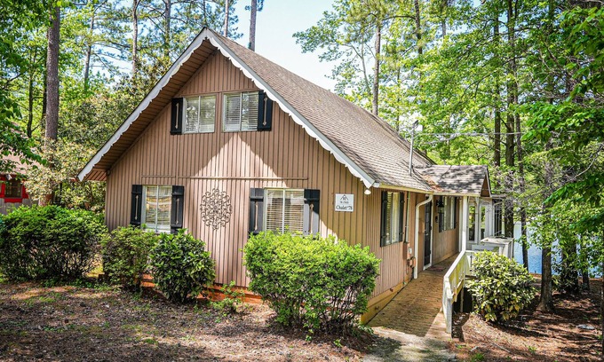 Pine Mountain Chalet De Esquí | Enjoy your home away from home in this beautiful Lake view Chalet!
