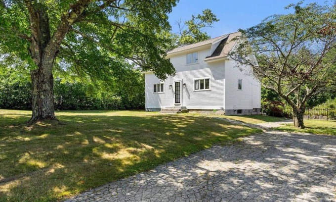 Hampton Falls Casa | Enjoy your own home in Hampton Falls!