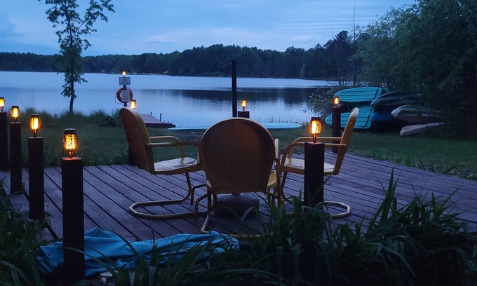Johannesburg Chalet De Esquí | ¡Diviértete en The Lakefront Chalet! Bote de remos, kayak, hoguera junto al lago.