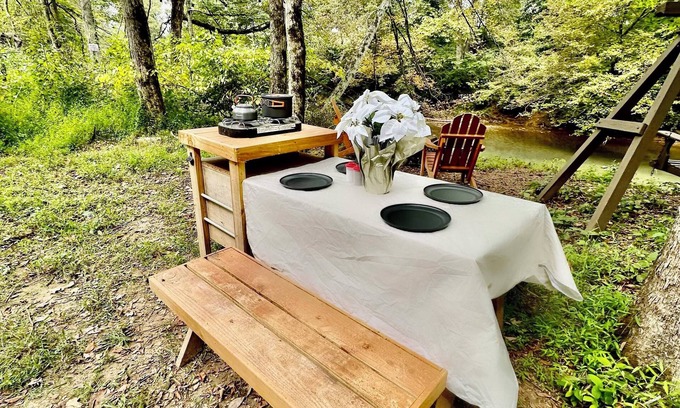 Oak Grove Alquiler De RV | Enjoyable 1-bedroom campsite in Clarksville on Red River
