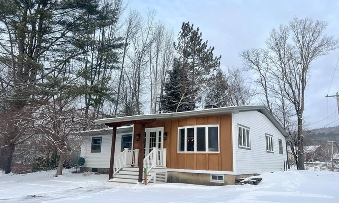 Ludlow Cabina | Enjoyable a cabin on the Black river with WiFi in Ludlow for a cozy stay