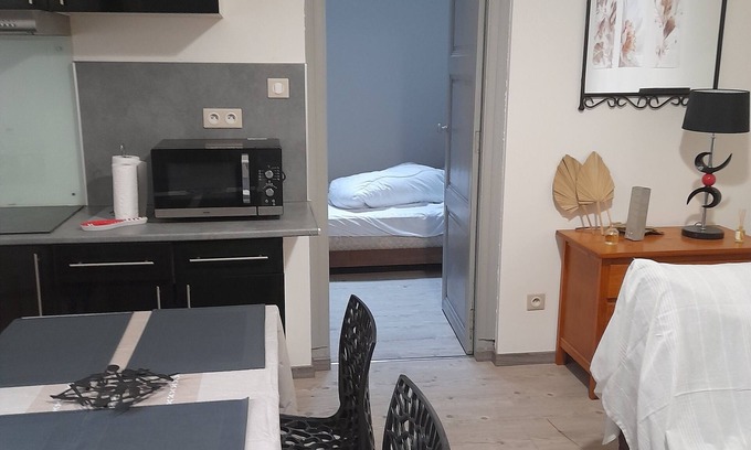 Le Bourg Apartamento | Enjoyable apartment T 2 quiet with WiFi in charming Narbonne