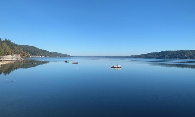 Belfair Casa | Enjoyable house with WiFi in Hood Canal beach front.