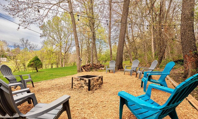 Refton Casa | Enola Trail Getaway *bikes*rural