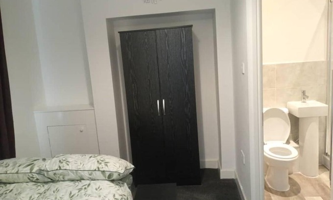 Burnley Casa | Ensuite double-bed (G1) close to Burnley city centre