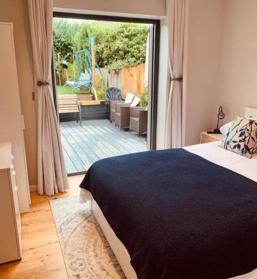 Boscombe Casa | Ensuite guest room - Private entrance, no pets