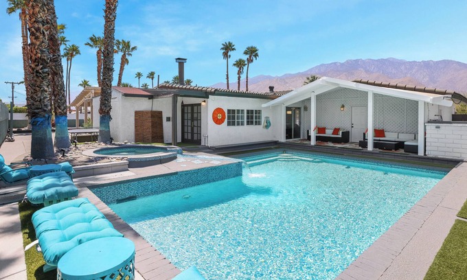 Racquet Club South Casa | Entertainer Grand Delight - A Ryson Property