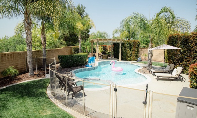 Winchester Casa | Entertainers paradise with salt water pool - close to Temecula wineries