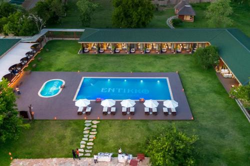 Bujenje Hotel | Entikko Safari Lodge