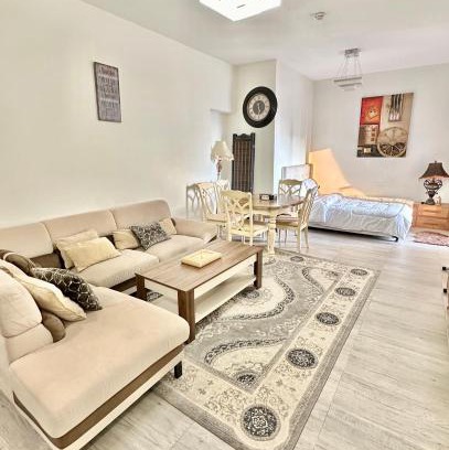 Sharjah Apartamento | Entire 1-Bedroom Apartment with Balcony, Sharjah