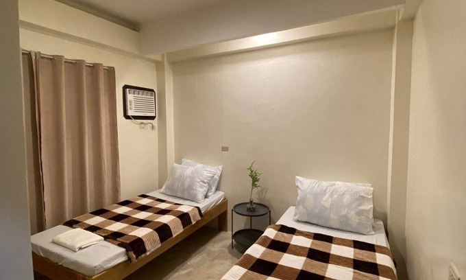 Plaridel Cabina | Entire 2nd Floor of Antelmi Inn: Space for a Large Group of Family