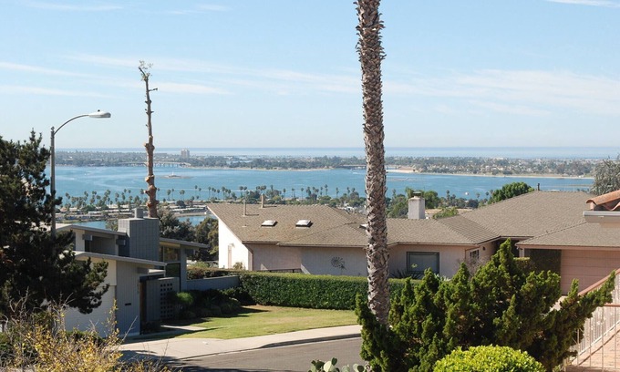 Bay Park Casa | Propiedad completa de 3 habitaciones para huéspedes, cerca de Pacific Beach, en el centro
