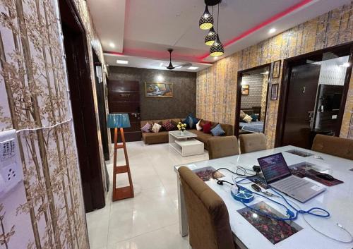 Zirakpur Apartamento | Entire 3bhk Luxury Flat in Zirakpur-Panchkula-Chandigarh-Mohali, Punjab, India