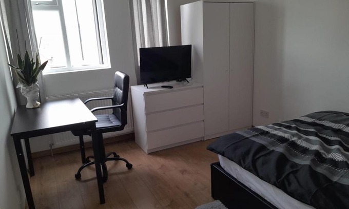 Harrow Apartamento | Entire apartment for 4 guests 2 double Rooms in London - Next to Sudbury hill tube station