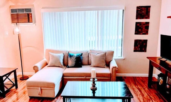 Stockton Condominio | Entire Apartment Gated Community