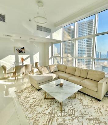 Al Khan Apartamento | Entire apartment See View