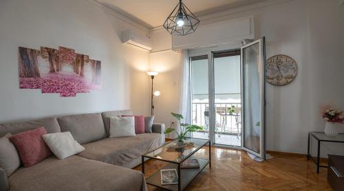 Platia Viktorias Apartamento | Entire Apt, 2nd Floor, Balcony