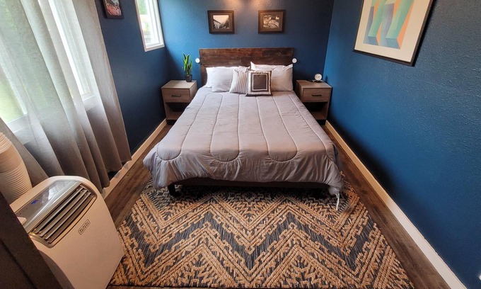 Western Casa | Entire bungalow hosted by Mychal & Mara