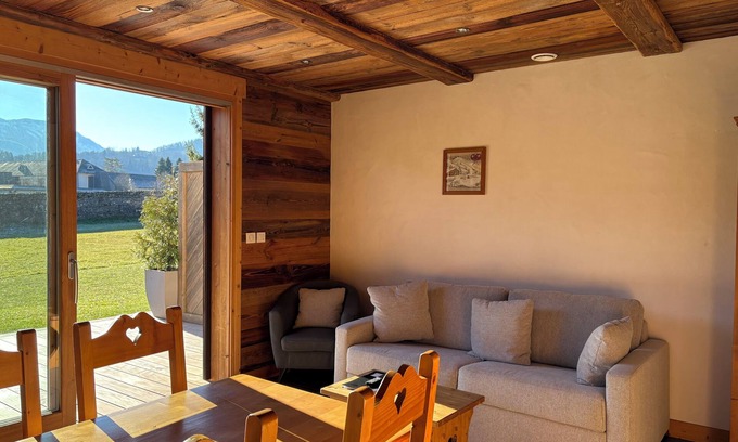 Taninges Chalet De Esquí | Entire chalet with indoor pool jacuzzi sauna steam room