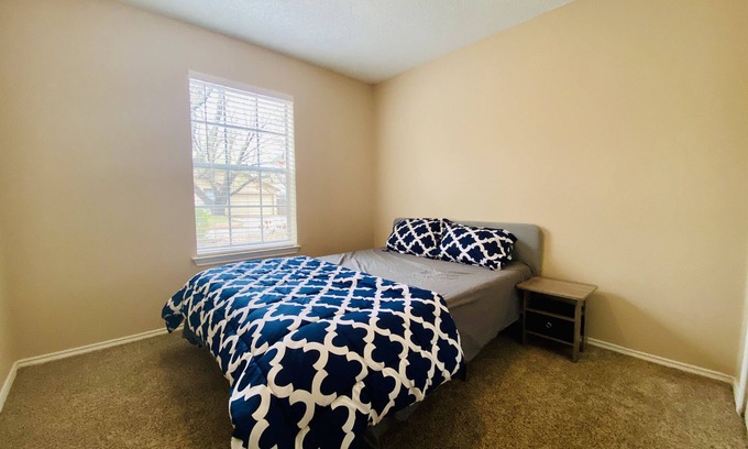 Milwood Casa | ENTIRE cozy ☼Extended Stay☼ home next to Apple
