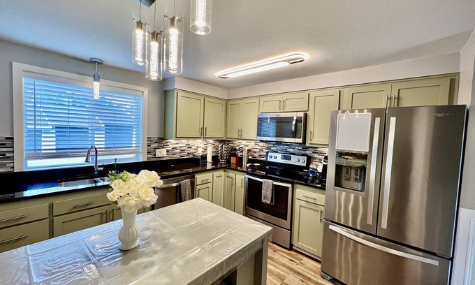 Sunnyside Condominio | Entire Cozy nice Clean 2BR newly Remodel Condo 0.3mi from Kaiser Sunnyside