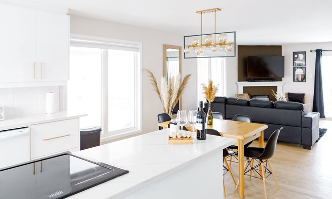 Downtown Gatineau Casa | ***Entire COZY PLACE*** 5 Minutes Drive Downtown Ottawa