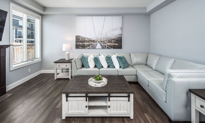 Chestermere Casa | Entire Executive Home, Walk to lake!