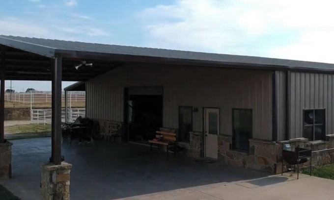 Decatur Otro | Entire Farmhouse Decatur —-5 minutes from the city