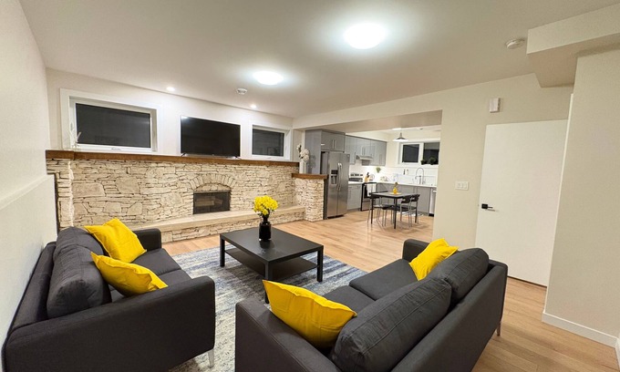 Southwest Calgary Casa | Entire guest suite in Calgary, AB