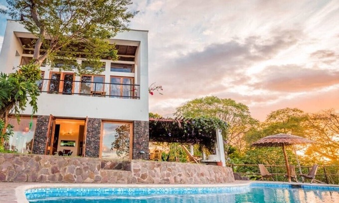 Granada Casa | Entire hilltop house/ pool spectacular view overlooks 100s of Isletas & Granada
