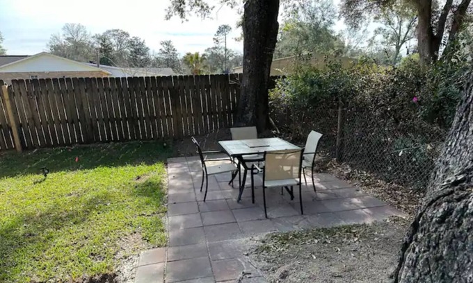 Northwest Pensacola Cabina | Entire Home - Dawn Villa Sleeps 6 Low Price!
