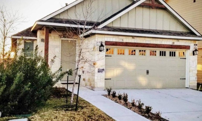 Wellborn Casa | Entire Home | EV CHARGING| Midtown Reserve CSTX |