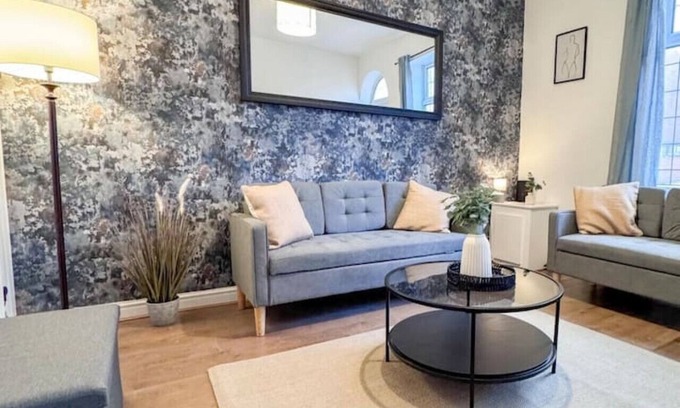Ashton-under-Lyne Apartamento | Entire Home | WiFi | Free Parking | Great Location
