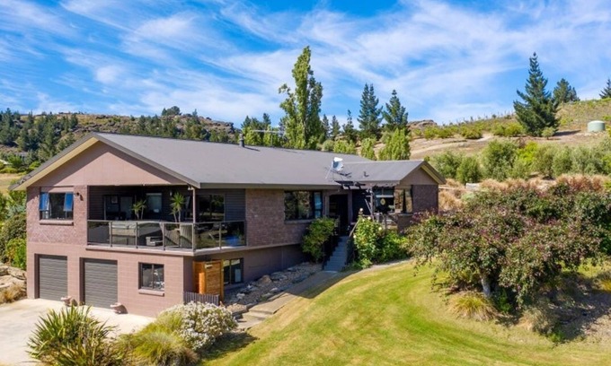 Alexandra Casa | Entire home in Earnscleugh, Central Otago
