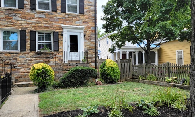 Del Ray Casa | Entire home in Great Delray Alexandria 2 Bed, Dent, 2 block to Metro, Shop, WIFI