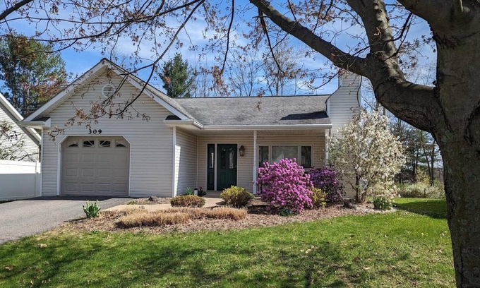 State College Casa | Entire home in State College