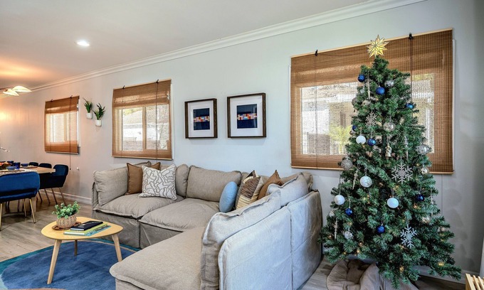 Glendora Casa | Entire home Luxury K-Stay 4BR En Suite Gameroom Near LA Disney Universal