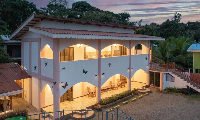 Manzanillo Casa | Entire Home Near Beach | Quiet Area | Pool