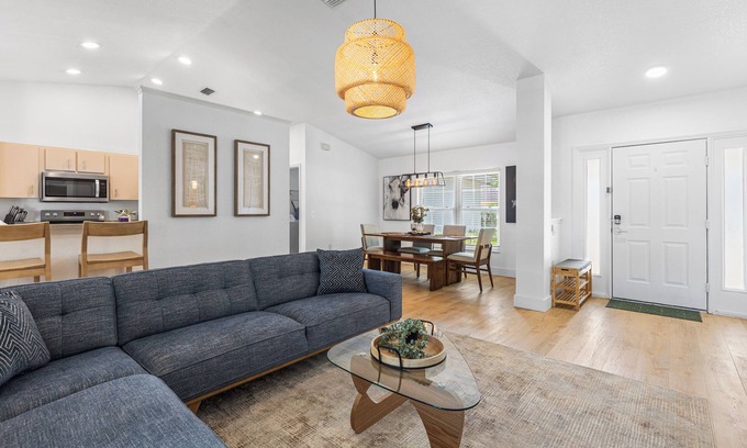 Ocala Casa | Entire Home near Silver Springs Park and World Equestrian Center/ FirePit