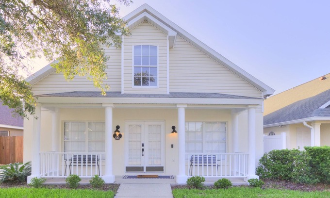 Bridgewater Crossing Casa | Entire House - 20 mins to Disney with game room and private pool