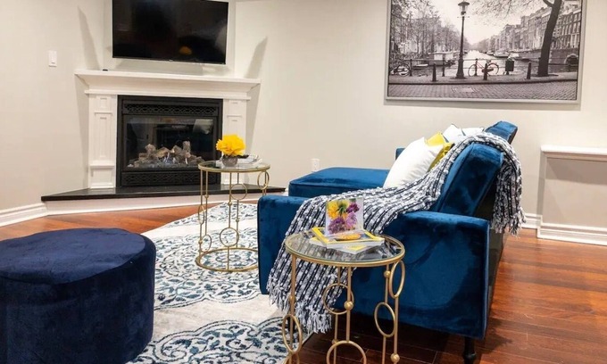 Lakeview Casa | Entire house, free parking and EV charger and baby crib in Lakeview