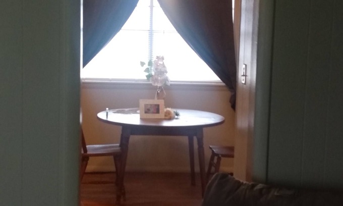 Lawton Casa | Entire House great price, the cats meow