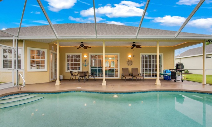 Indian Trails Casa | Entire house,heated pool,KING bed,Flagler beach