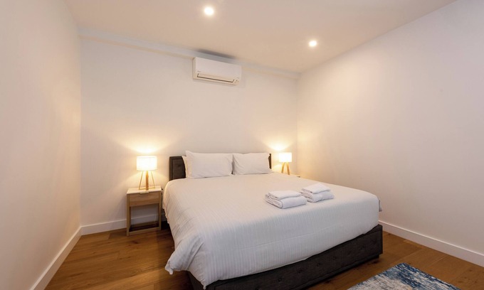 Port Melbourne Apartamento | Entire House in Port Melbourne w/ Parking & Pool