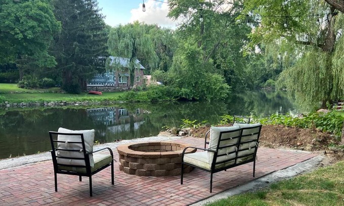 Califon Casa | Entire House on the River