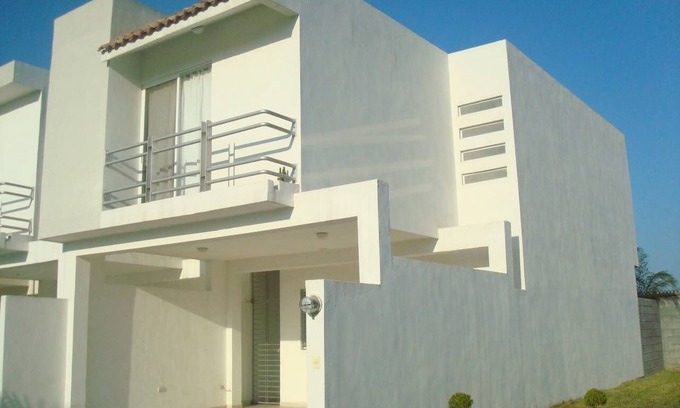 Escobedo Casa | Entire House Private Community Excellent Location!
