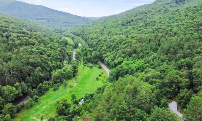 Arlington Casa | ENTIRE HOUSE - Private Vermont House on 52 acres