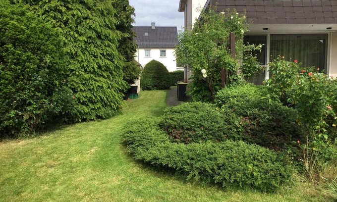 Bielefeld Casa | Entire house, quiet city location, garden, parking