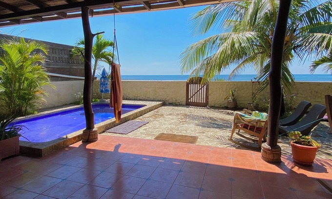 Las Penitas Casa | Casa Linda - casa frente al mar con piscina ubicada en el centro de Las Peñitas!
