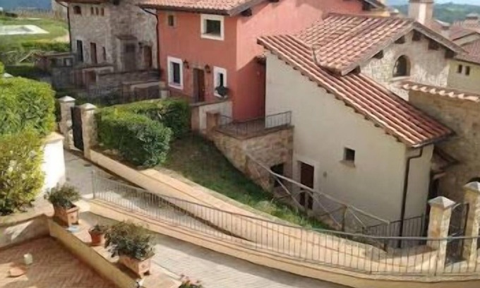 Ficulle Casa | Entire house with panoramic views and use of pool